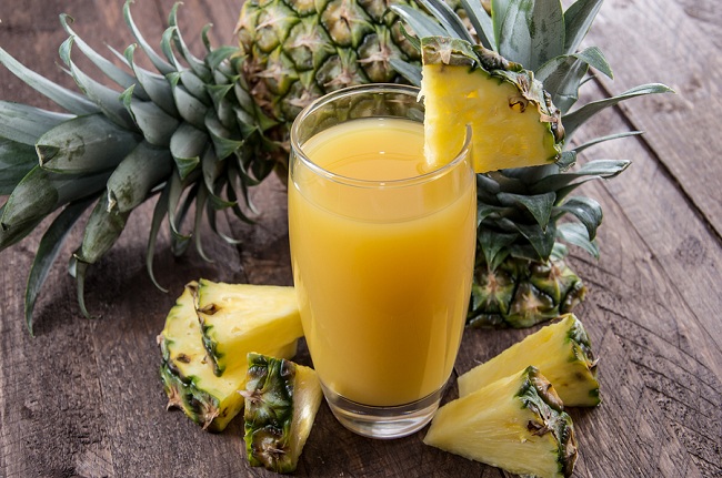 Χυμός Ανανά bigstock-Fresh-Made-Pineapple-Juice-59074955.jpg
